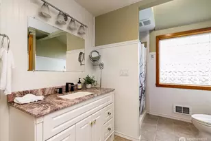 2745 Evening Glory Ct, Clinton, WA 98236 - Photo 15