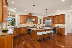 9750 SE 5th St, Bellevue, WA 98004 - Photo 15