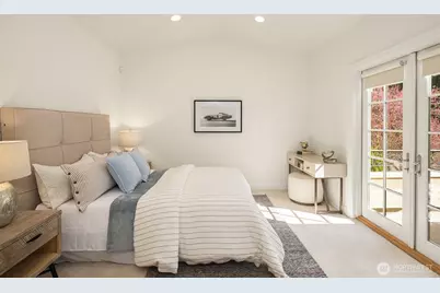 9750 SE 5th Street, Bellevue, WA 98004 - Photo 31