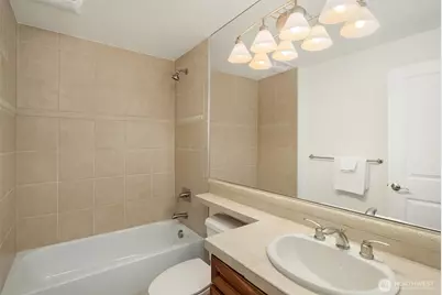 9750 SE 5th Street, Bellevue, WA 98004 - Photo 37