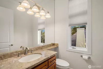 9750 SE 5th Street, Bellevue, WA 98004 - Photo 21