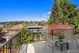 9750 SE 5th St, Bellevue, WA 98004 - Photo 25