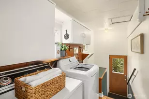 548 NE 102nd St, Seattle, WA 98125 - Photo 15