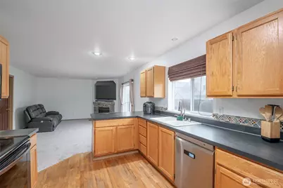 11008 184th Avenue, Bonney Lake, WA 98391 - Photo 9