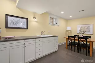 364 Highland Dr, Seattle, WA 98109 - Photo 35