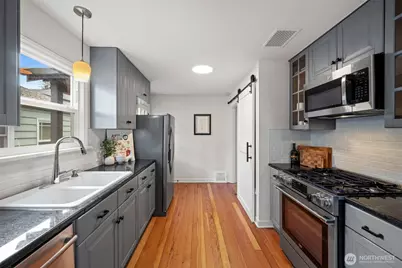 1035 NE 100th Street, Seattle, WA 98125 - Photo 9