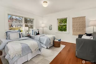 360 Highland Dr, Seattle, WA 98109 - Photo 21