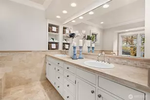 360 Highland Dr, Seattle, WA 98109 - Photo 19