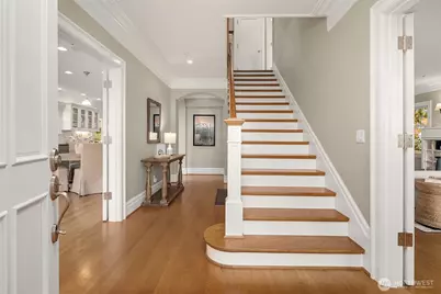 360 Highland Drive, Seattle, WA 98109 - Photo 3