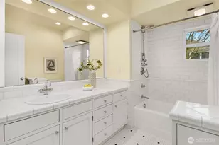 360 Highland Dr, Seattle, WA 98109 - Photo 23