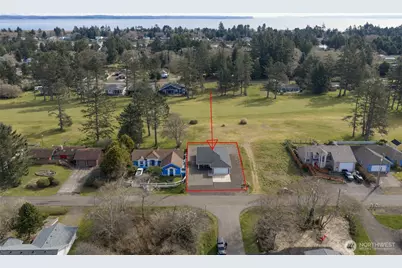 300 Octopus Avenue NE, Ocean Shores, WA 98569 - Photo 3