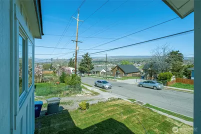 918 Cashmere Street, Wenatchee, WA 98801 - Photo 3