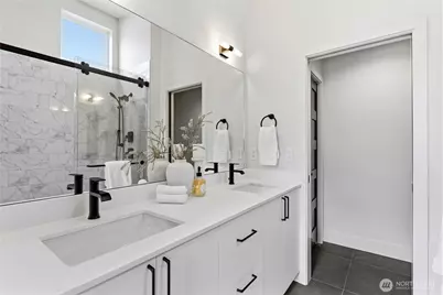 2560 30th Avenue W, Seattle, WA 98199 - Photo 15