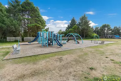 160 Dolphin Avenue NE, Ocean Shores, WA 98569 - Photo 31