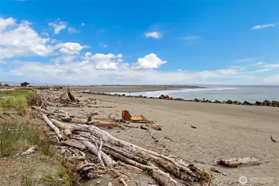 160 Dolphin Avenue NE, Ocean Shores, WA 98569 - Photo 37