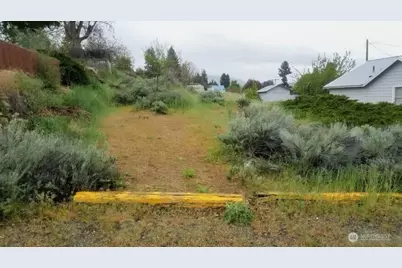 222 Kenwood Street, Omak, WA 98841 - Photo 7