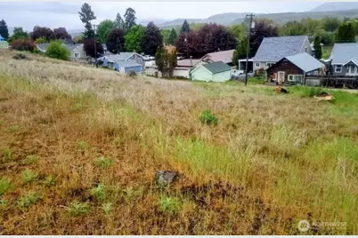 222 Kenwood Street, Omak, WA 98841 - Photo 3