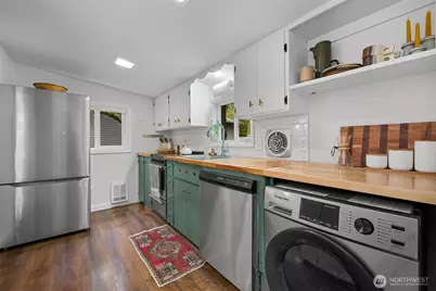 2562 Lake Whatcom Boulevard, Bellingham, WA 98229 - Photo 17