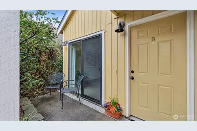 421 Wells Avenue S, Renton, WA 98057 - Photo 3