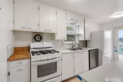 1682 NE Grandview Boulevard, Keyport, WA 98345 - Photo 15