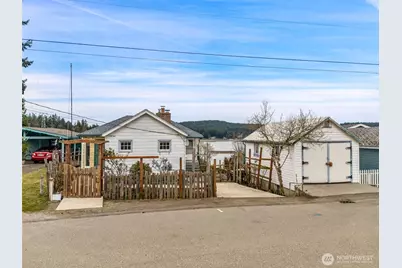 1682 NE Grandview Boulevard, Keyport, WA 98345 - Photo 1