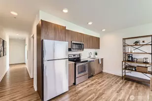 1601 N 45th St, Seattle, WA 98103 - Photo 9