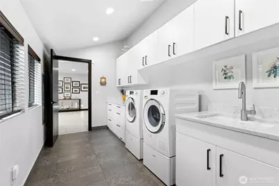 70 Cascade Ky, Bellevue, WA 98006 - Photo 17