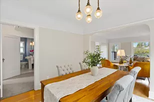 823 NE 58th St, Seattle, WA 98105 - Photo 9