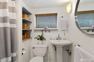 823 NE 58th St, Seattle, WA 98105 - Photo 25