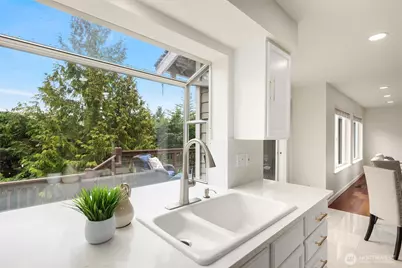 1734 Ilwaco Avenue NE, Renton, WA 98059 - Photo 13