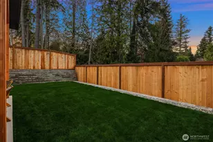 13728 NE 101st St, Kirkland, WA 98033 - Photo 17