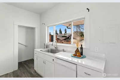 4135 36th Ave SW, Seattle, WA 98126 - Photo 11