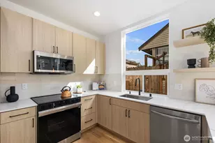 520 N 102nd St, Seattle, WA 98133 - Photo 9