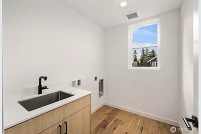 520 N 102nd Street, Seattle, WA 98133 - Photo 19