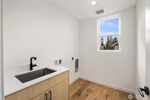 520 N 102nd St, Seattle, WA 98133 - Photo 19