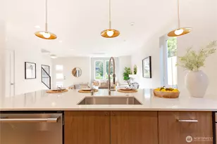 1530 25th Ave, Seattle, WA 98122 - Photo 9