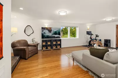 5218 Ivanhoe Place NE, Seattle, WA 98105 - Photo 29