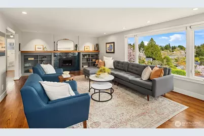 5218 Ivanhoe Place NE, Seattle, WA 98105 - Photo 9