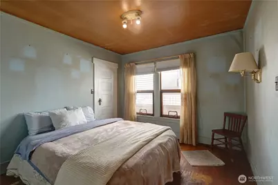 2756 44th Avenue SW, Seattle, WA 98116 - Photo 9