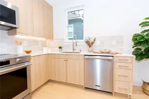 1530 25th Ave, Seattle, WA 98122 - Photo 5