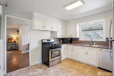 919 S 74th Street, Tacoma, WA 98408 - Photo 9