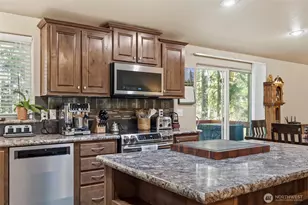 371 Sunset Dr, Oak Harbor, WA 98277 - Photo 9