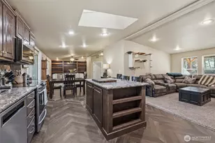 371 Sunset Dr, Oak Harbor, WA 98277 - Photo 11