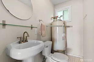 8032 SW Hawthorne Ln, Vashon, WA 98070 - Photo 19