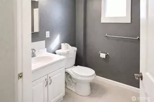 5611 Brooklyn Ave NE, Seattle, WA 98105 - Photo 9