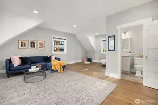 10717 NE Manitou Park Blvd, Bainbridge Island, WA 98110 - Photo 33