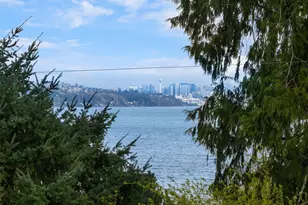 10717 NE Manitou Park Blvd, Bainbridge Island, WA 98110 - Photo 27