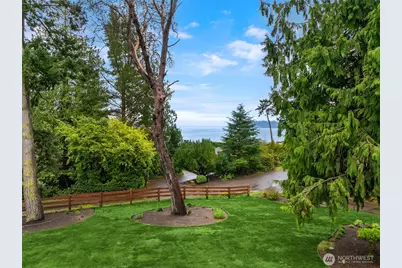 10717 NE Manitou Park Boulevard, Bainbridge Island, WA 98110 - Photo 37