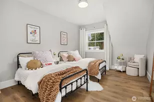 10717 NE Manitou Park Blvd, Bainbridge Island, WA 98110 - Photo 31