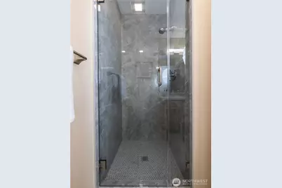 10042 Main Street #427, Bellevue, WA 98004 - Photo 25